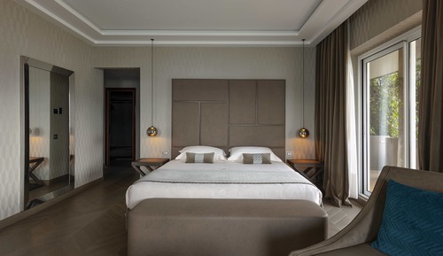 Suite junior, vistas al lago, en esquina