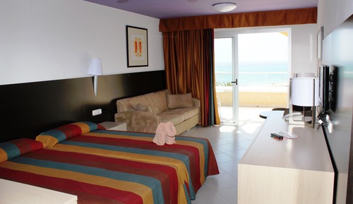 Habitación Doble, Vista Mar (2 adultos y 1 niño)