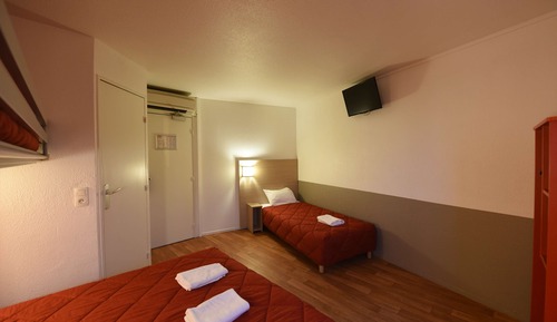Habitación estándar, varias camas (1 Double and 1 Single bed)