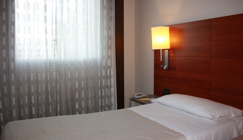 Habitación triple, accesible para personas con discapacidad