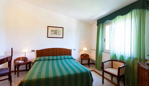 Habitación económica con 1 cama doble o 2 individuales