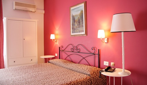 Habitación estándar con 1 cama doble o 2 individuales