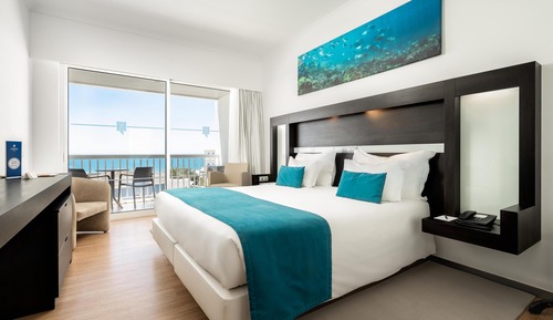 Habitación Premium con 1 cama doble o 2 individuales, vistas al mar