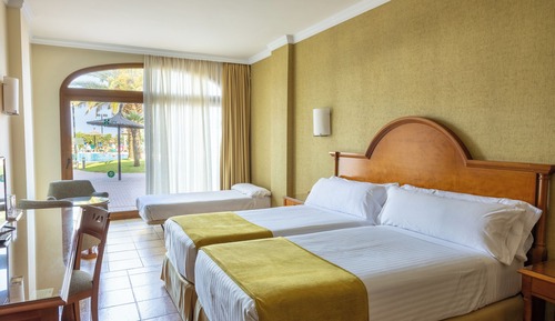 Habitación Doble (con cama extra para 2 adultos + 1 niño)