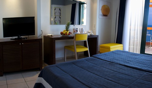 Double or Twin Room Sea View