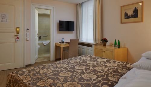 Double Room with Atrium view