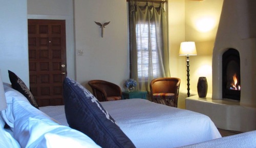 Habitación estándar, 2 camas de matrimonio, chimenea, vistas al patio (Plaza Blanca)