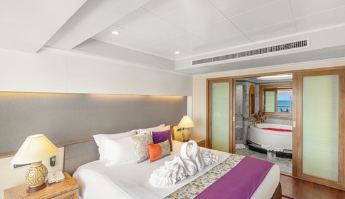 One Bedroom Royal Wing Suite