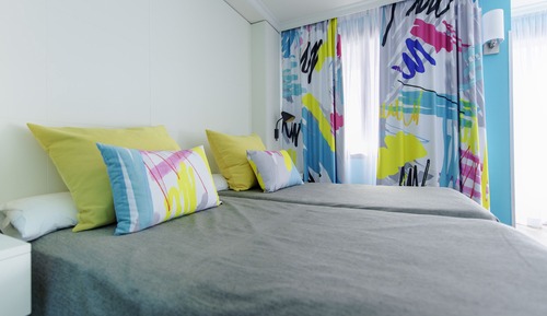 Habitación Doble, Vistas a la Piscina (2 adultos y 2 niños)