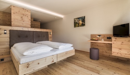 Suite junior, balcón, en la zona del jardín