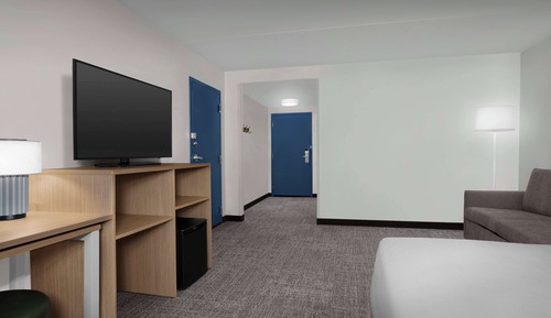 Habitación, 1 cama de matrimonio grande, accesible para personas con discapacidad, bañera (Mobility)