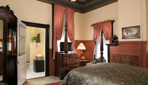 Habitación, baño privado (Small Red Room #36)