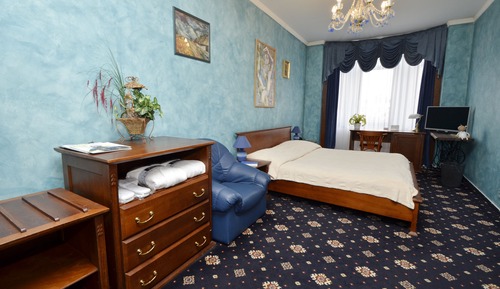 Habitación Deluxe doble, 1 cama de matrimonio grande, bañera, vistas a la ciudad
