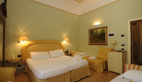 Habitación superior con 1 cama doble o 2 individuales