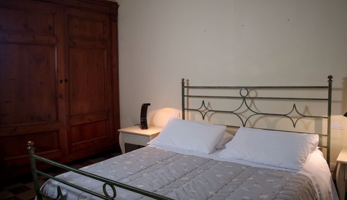 Apartamento romántico, 1 habitación, en edificio anexo (via Buia 32 First Floor)