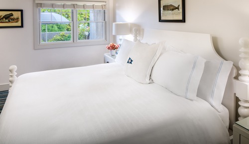 Suite, 1 cama de matrimonio grande con sofá cama, acceso a la piscina, vistas a la bahía