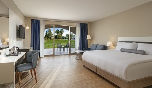 Garden Floor Room