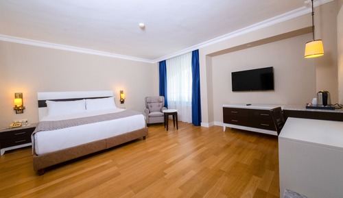 Pasha Suite