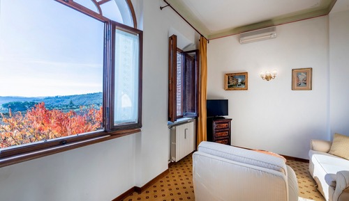 Suite con balcón en casa solariega