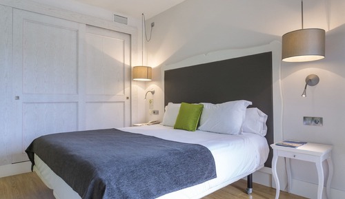 Habitación Premium doble, vistas parciales al mar