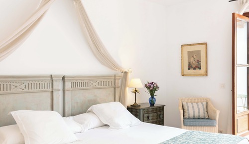 Suite estudio familiar, 1 cama de matrimonio grande con sofá cama, terraza, vistas al patio