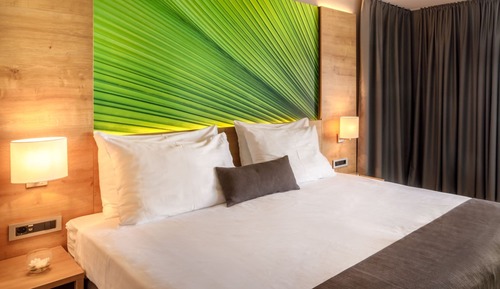 Room for 2+1 - Plaza Hotel