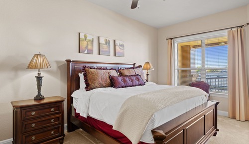 Apartamento clásico, 1 cama de matrimonio grande, balcón
