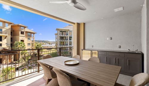 Apartamento de lujo, varias camas, balcón
