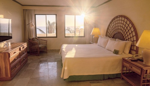 Junior Suite King Ocean Front
