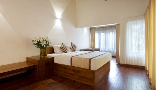 Habitación doble superior, 1 cama de matrimonio grande, bañera, vistas al jardín