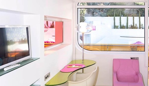 Bungalow, junto a la piscina