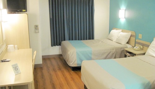 Habitación estándar, 2 camas dobles, fumadores