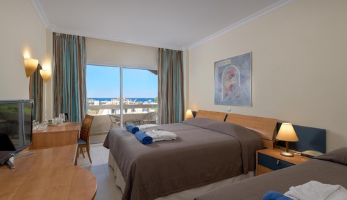 Habitación superior, vistas al jardín