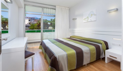 Apartment, Family Room (3 adults + 3 children)