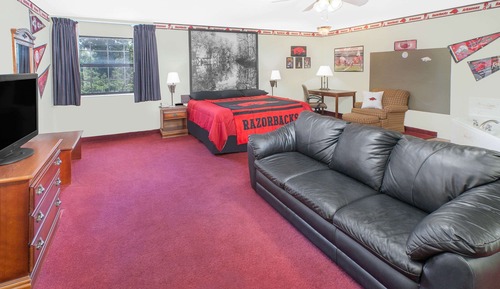 Suite, 1 cama de matrimonio grande (University of Arkansas memorabilia)