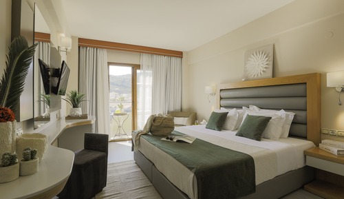 Habitación superior con 1 cama doble o 2 individuales