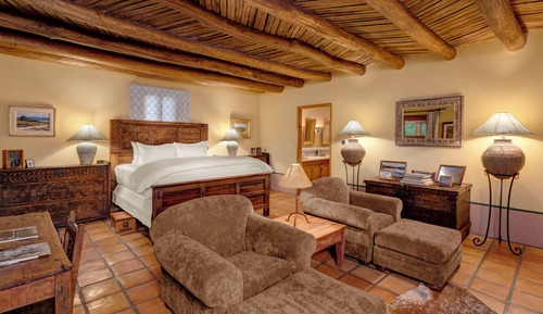 Habitación Deluxe, 1 cama de matrimonio grande, vistas parciales al lago, en la zona del patio