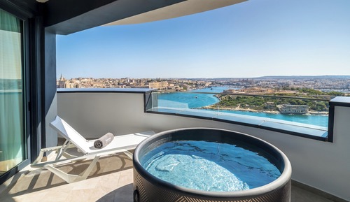 Suite junior, terraza (Hot Tub | Sea Front View)