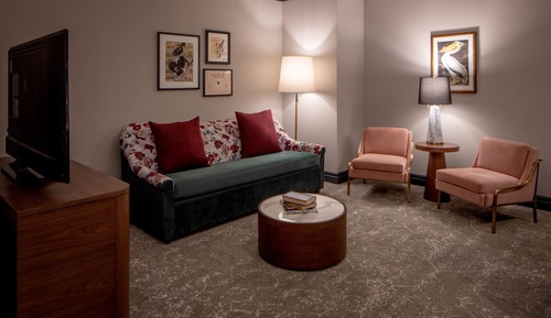 Suite (Editors, 2 Queen Beds with Sofa bed)