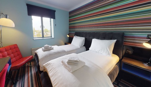 Habitación Club (FREE Gym & Pool Access)