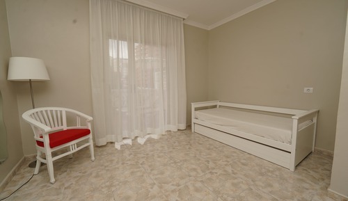Habitación familiar, vistas al jardín