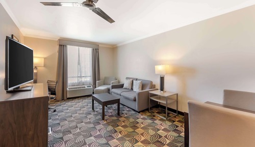 Suite familiar, 2 camas de matrimonio, no fumadores (Living Room;with Sofabed)