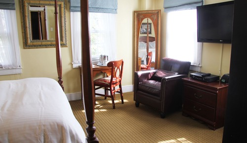 Standard Room 304 Main House