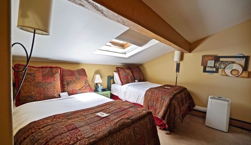 Habitación estándar, 2 camas dobles, junto a la montaña