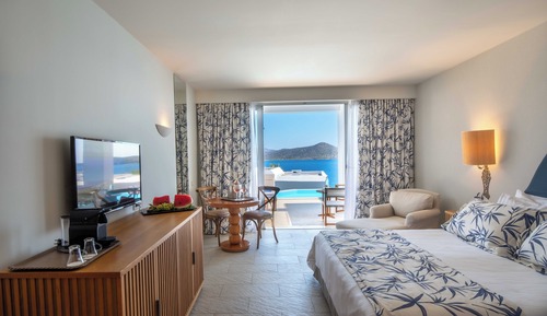 Mythica Bungalow with Sharing Pool, Sea View