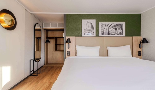Habitación estándar, 1 cama de matrimonio con sofá cama