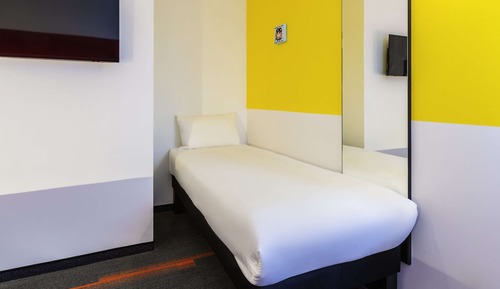 Habitación, varias camas (Pop)