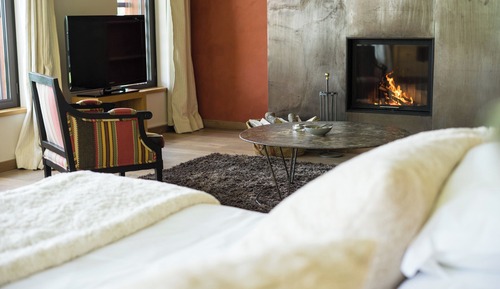 Suite SPA Vue Montagnes à la Maison des Ecureuils (annexe)