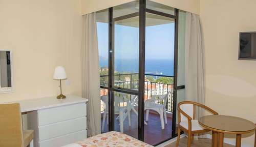 Estudio superior, vistas al mar
