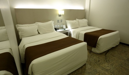 Habitación estándar con 2 camas individuales, 2 camas dobles
